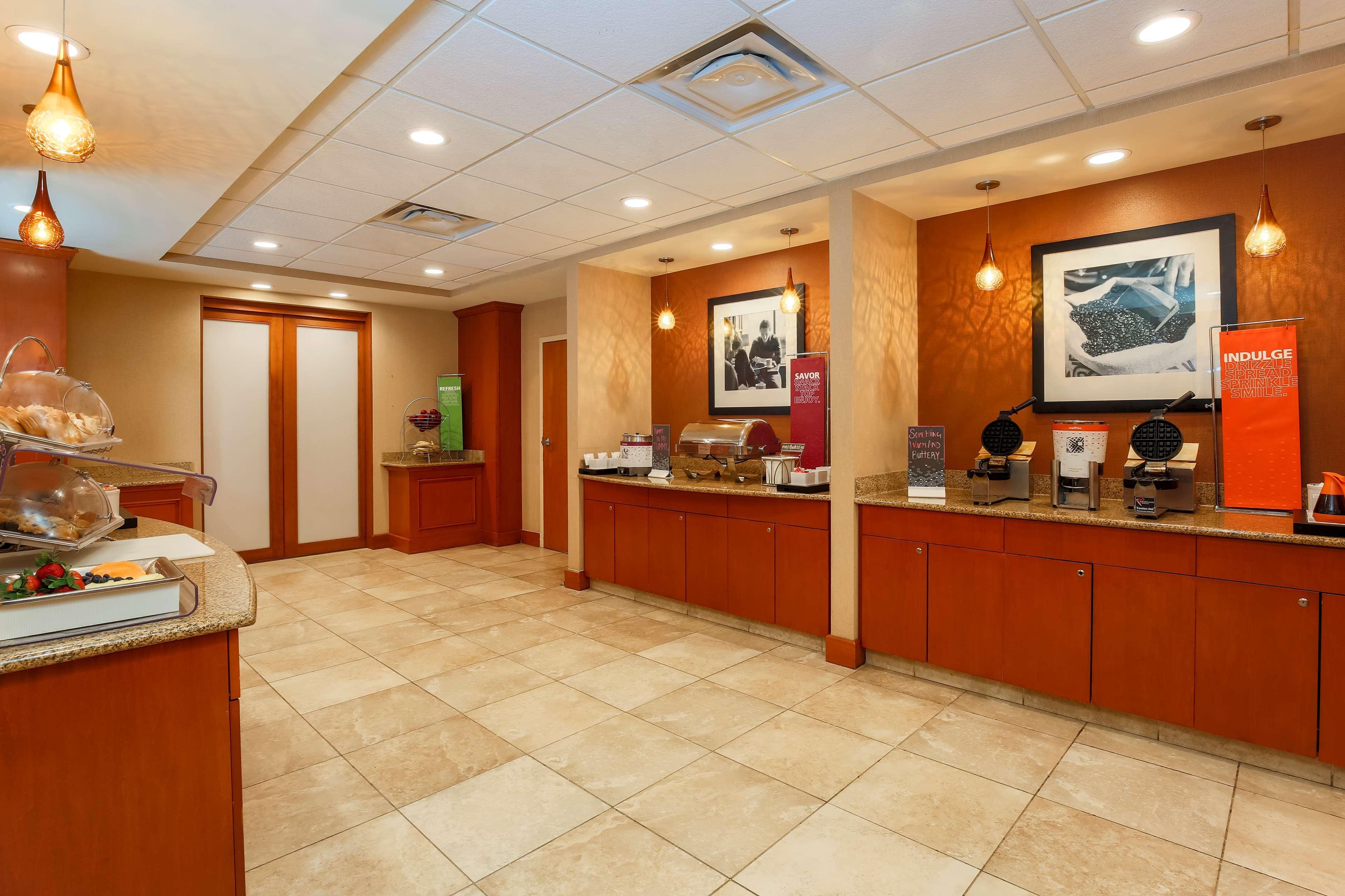 Hampton Inn & Suites West Haven Esterno foto