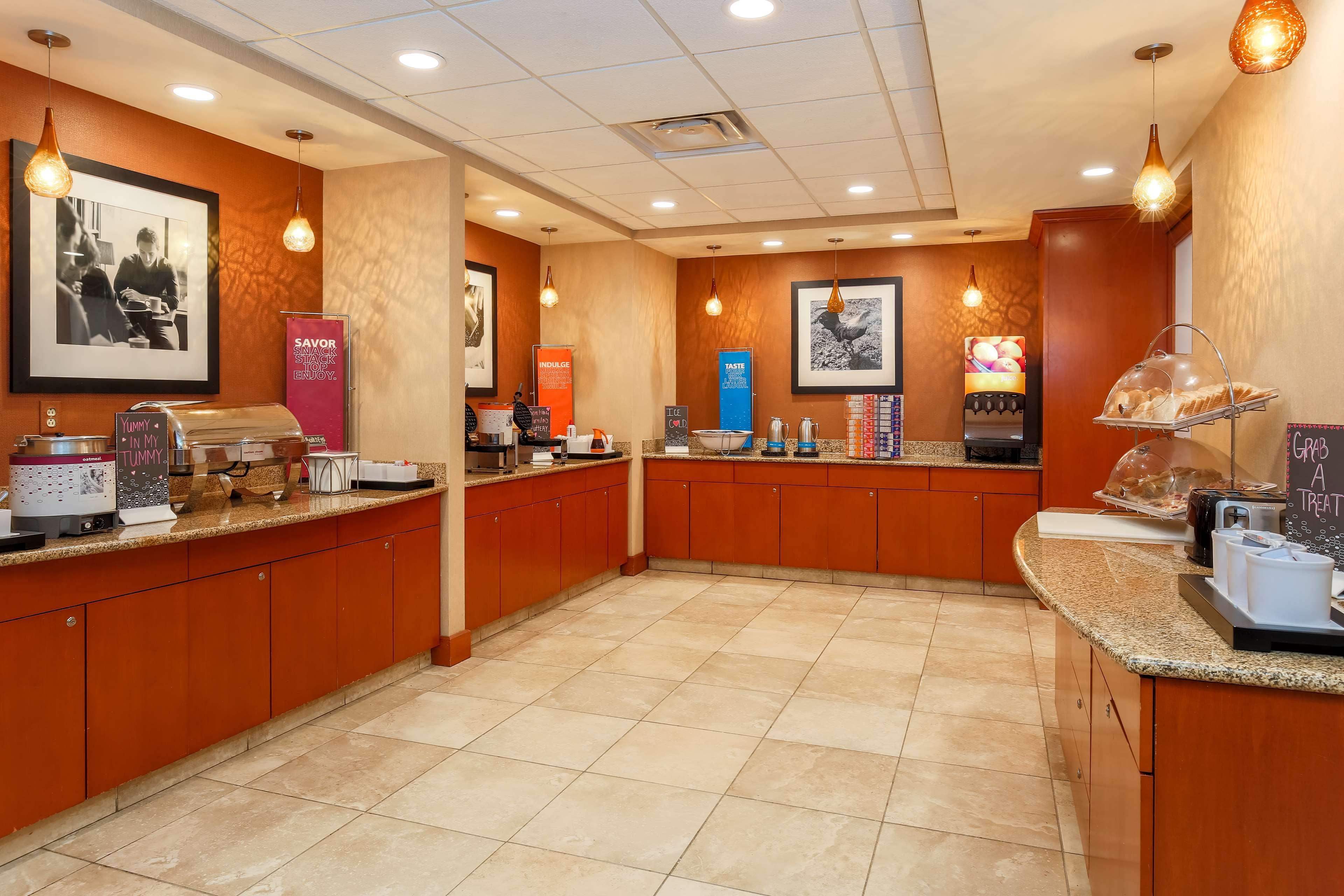 Hampton Inn & Suites West Haven Esterno foto