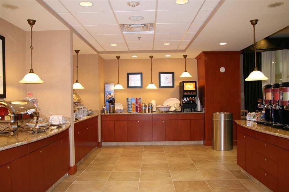 Hampton Inn & Suites West Haven Ristorante foto